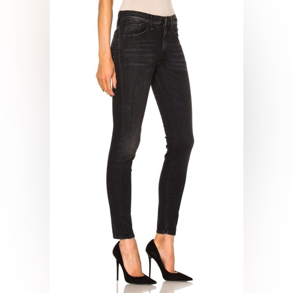R13
High Rise Skinny Black Marble (J13) - Picture 2 of 16